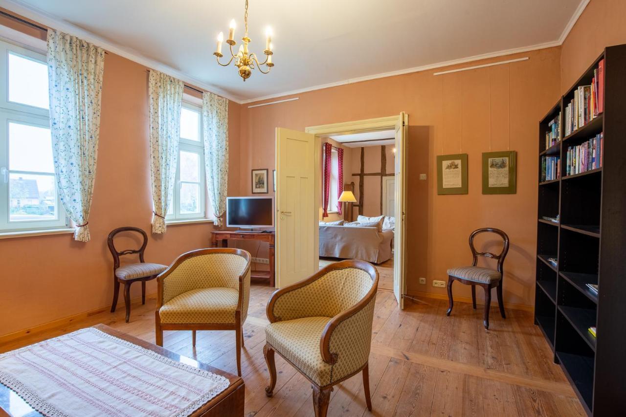 Altes Pastorat Schwichtenberg Borrentin Экстерьер фото